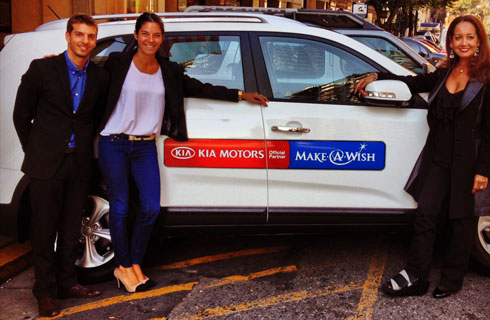 Santiago Lombardi, Supervisor de Marketing y Comunicación de Kia Argentina; Paz Favreaud, Responsable de RR.HH de Kia Argentina y Mónica Parisier, Presidente de Make a Wisk Internacional y miembro del Board Mundial. Santiago Lombardi, Supervisor de Marketing y Comunicación de Kia Argentina; Paz Favreaud, Responsable de RR.HH de Kia Argentina y Mónica Parisier, Presidente de Make a Wisk Internacional y miembro del Board Mundial.