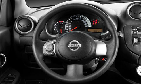 Nissan March 2013