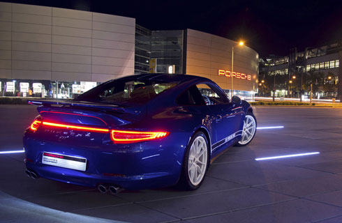 Porsche 911 Carrera 4S 5 millones Facebook
