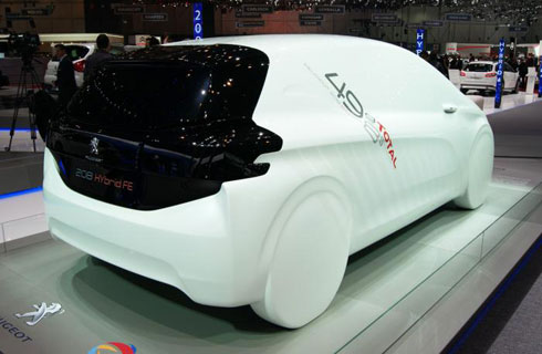 Peugeot 208 Hybryd FE Peugeot 208 Hybryd FE