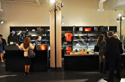 Lamborghini lleva su ropa a Europa