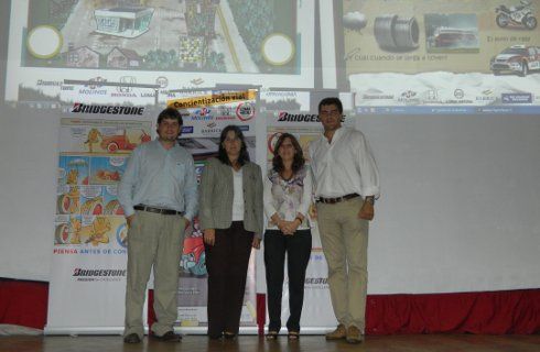 Bridgestone  en Uruguay con TC 2000 va a la escuela