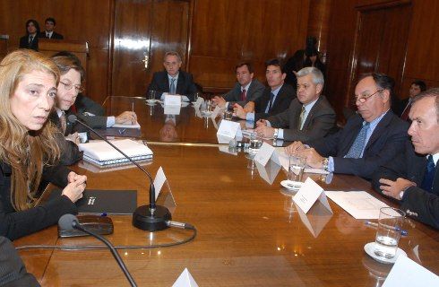 Adefa expresó la necesidad de diálogo con Brasil