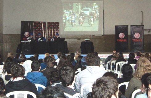 Yamaha sigue educando