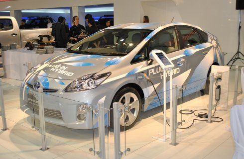 Toyota duplica su apuesta ecológica con el Prius Plug-In