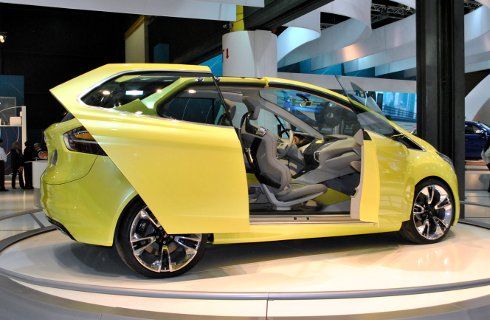 Iosis Max y SR1: el futuro cercano de Ford y Peugeot