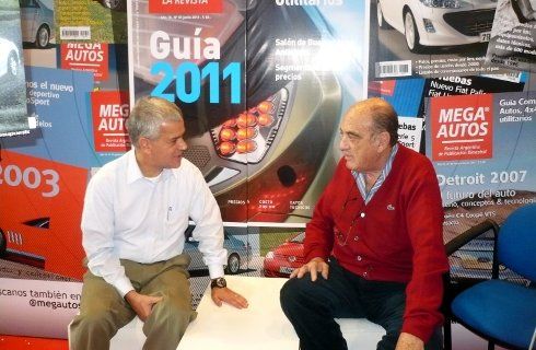 Visitas en el stand de Mega Autos