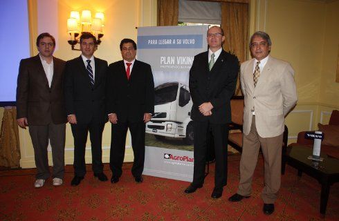 Adefa presenta su libro y dona 1.600 ejemplares de su libro