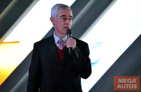 Esperan menor crecimiento del sector automotriz en 2012