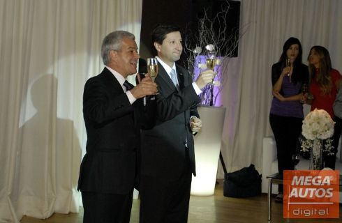 La historia se escribe haciendo historia