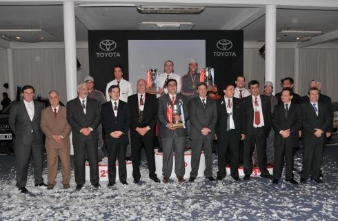 Toyota junto a su red de concesionarias