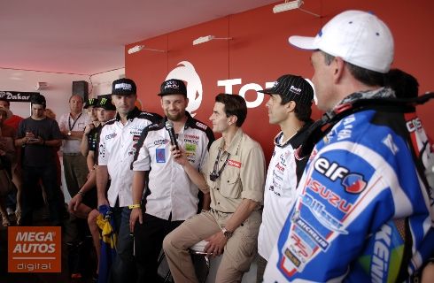 Total presentó a sus equipos