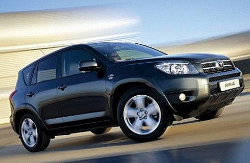 Toyota lanzó dos versiones nuevas de la RAV-4, que cuestan u$s 6.000 menos