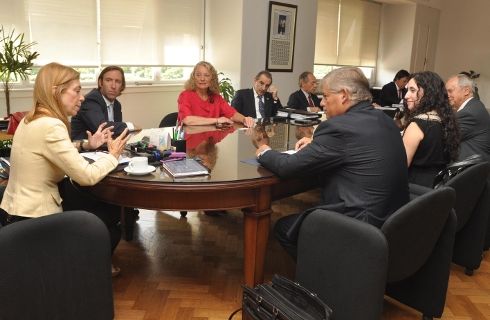 La importadora de Camiones Mack acordó con el Gobierno