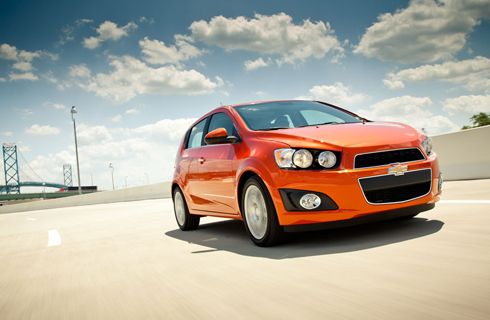 Chevrolet suma al Sonic y agranda su familia de compactos