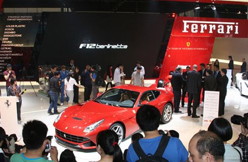Ferrari anunció el lanzamiento de su primer híbrido en 2013