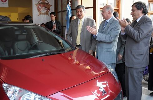 Tercera donación de Guardianes de la Educación