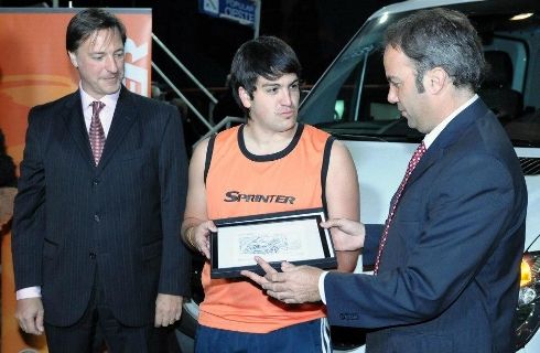 Mercedes-Benz premió a los fanáticos del básquet