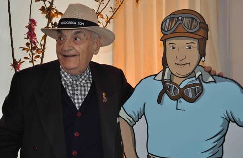 José Froilán González festejó su cumpleaños 90 en Autoclásica