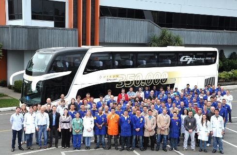 Marcopolo conmemora la producción de 350 mil autobuses