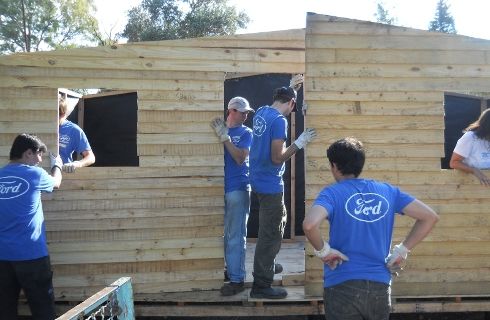 Ford Argentina junto a Un Techo Para Mi País