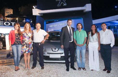 Peugeot donó un 408