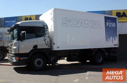 Con el P250 Scania vuelve al segmento de los Semi-Pesados