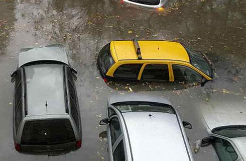 Qué hacer si se te inundó el auto