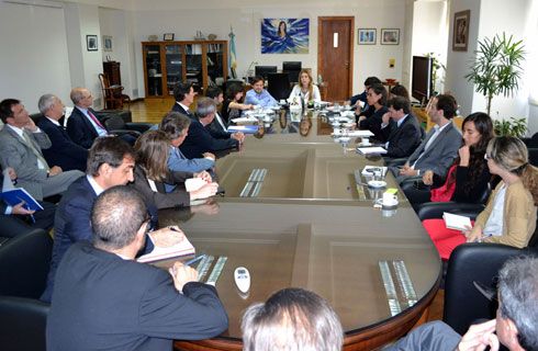 El Gobierno pidió reducción de importaciones de autos de hasta un 27,5 por ciento