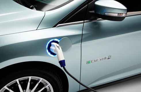 Ford instalará estaciones de recarga para eléctricos en sus fábricas