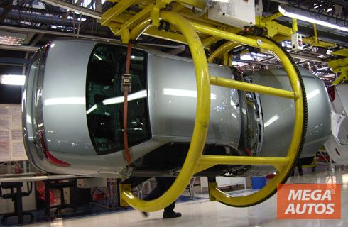 La producción automotriz también cae en marzo: -26%