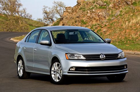 VW presenta el renovado Vento, que llegará al país