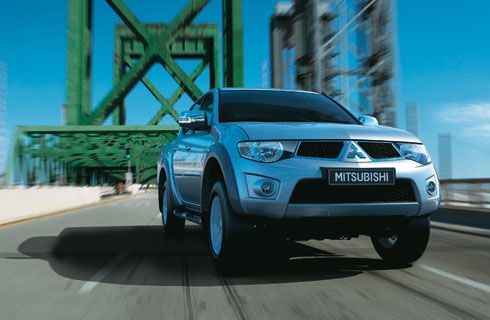 Mitsubishi lanzó nuevas versiones de la L200 con motor 2.5L