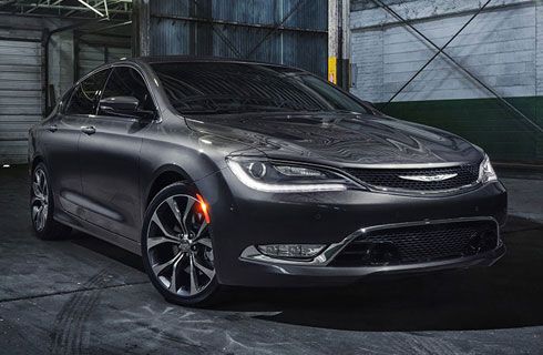 El nuevo Chrysler 200 recibió más de 10.000 pedidos en su primer día de ventas