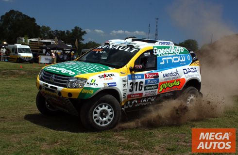 Con la mira en el Top 10, Renault presentó su equipo para el Dakar 2015