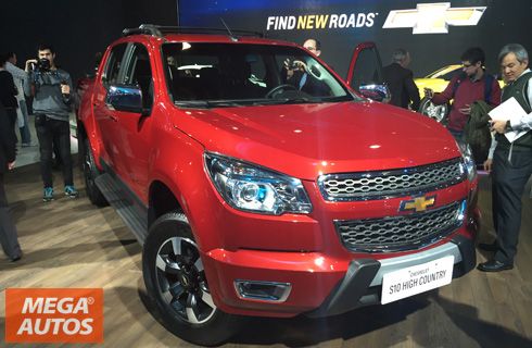 Renault presentó el Fluence en el Salón de San Pablo y lanzó la preventa en Argentina