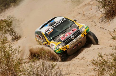 Gran tarea de los pilotos del Renault Duster Dakar Team