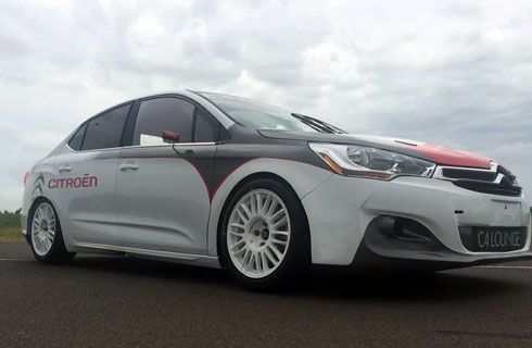 El Citroën C4 Lounge sale a la pista