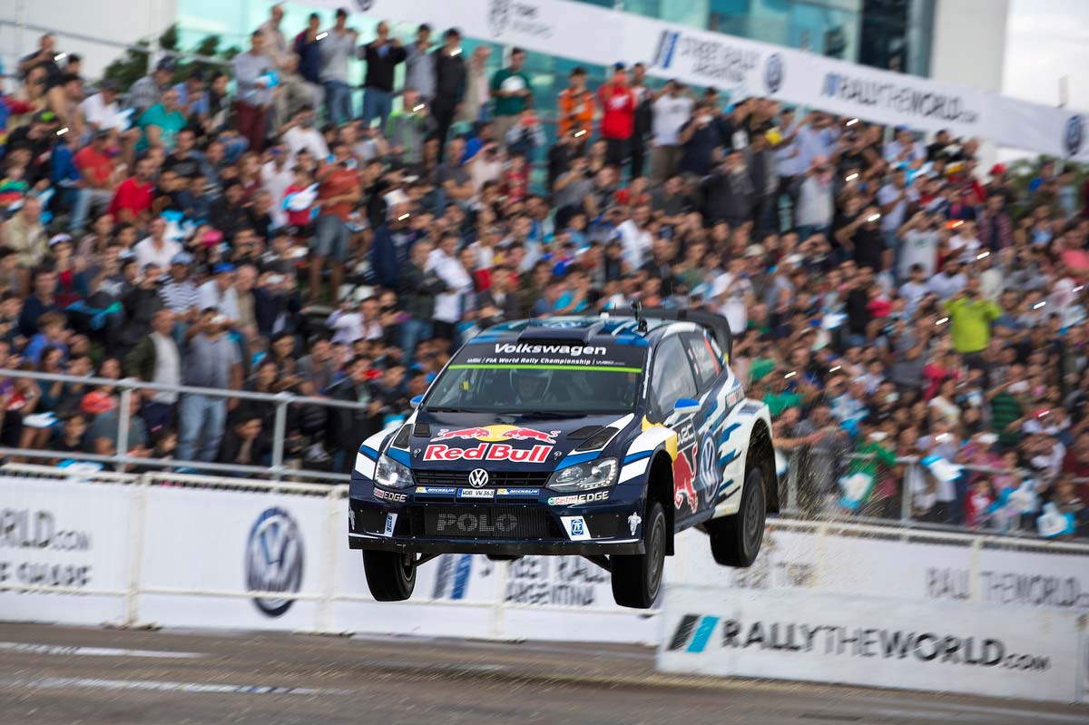 El-Polo-R-WRC-vuela-en-Tigre