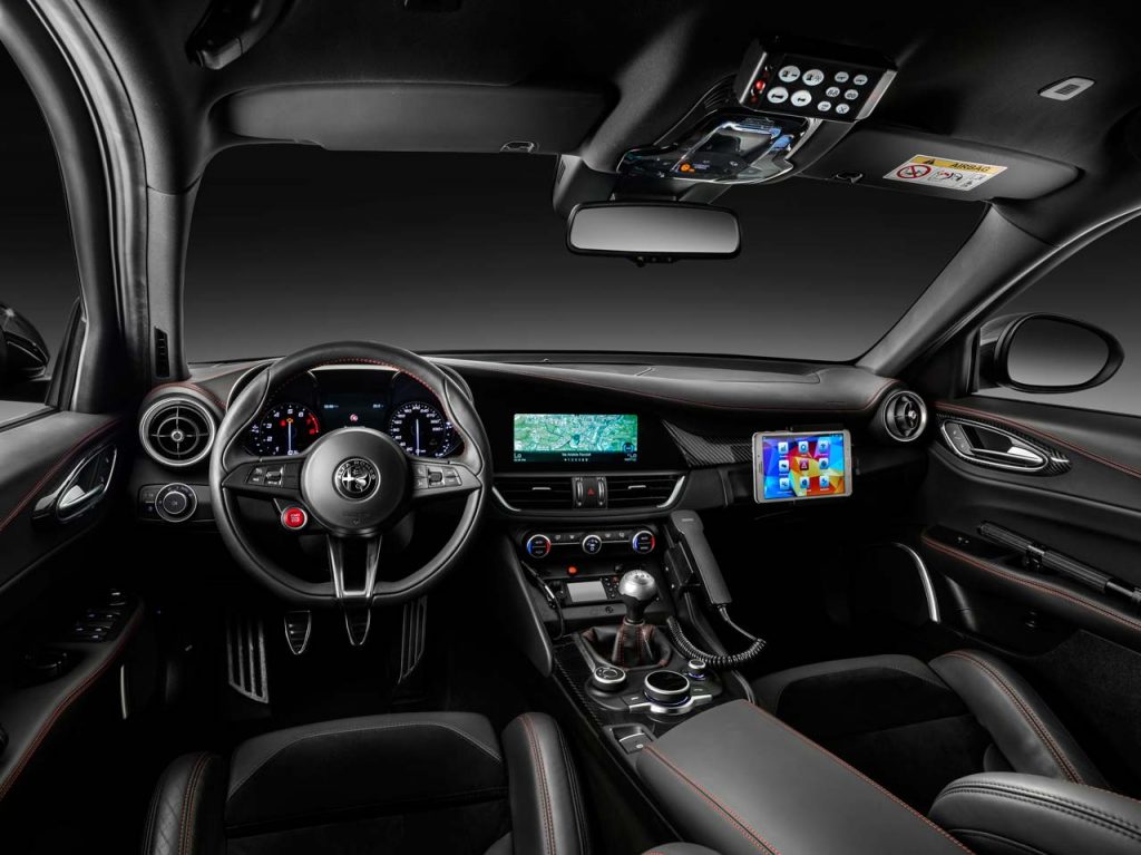 Interior Alfa Romeo Giulia QV Carabinieri