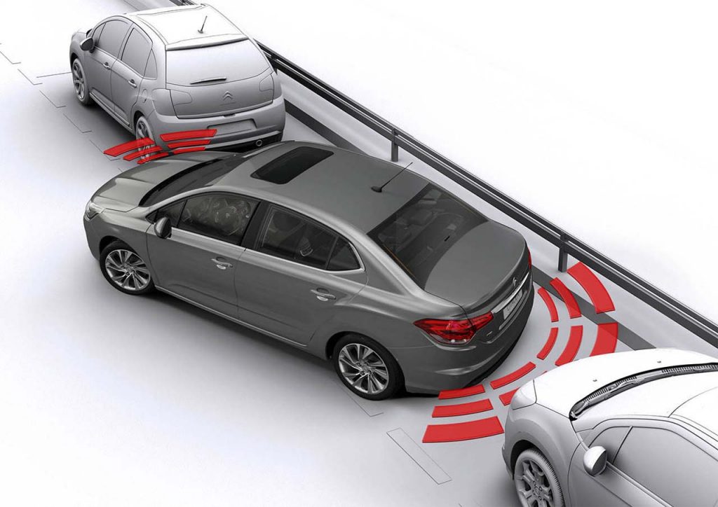 Citroën C4 Lounge sensores estacionamiento