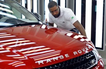 Jaguar Land Rover inauguró su fábrica en Brasil