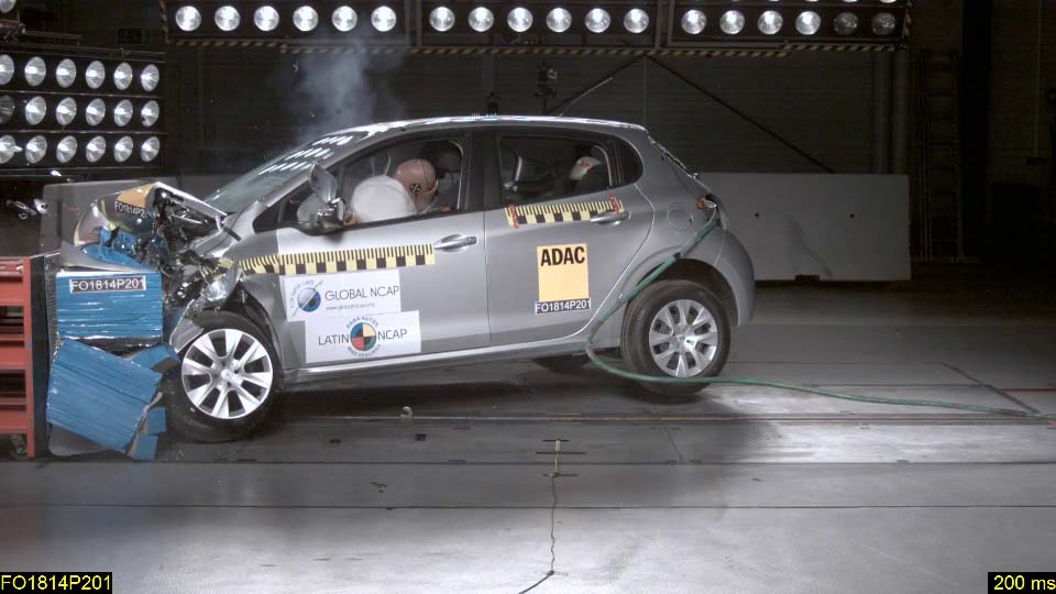 Peugeot 208 prueba de impacto frontal Latin NCAP