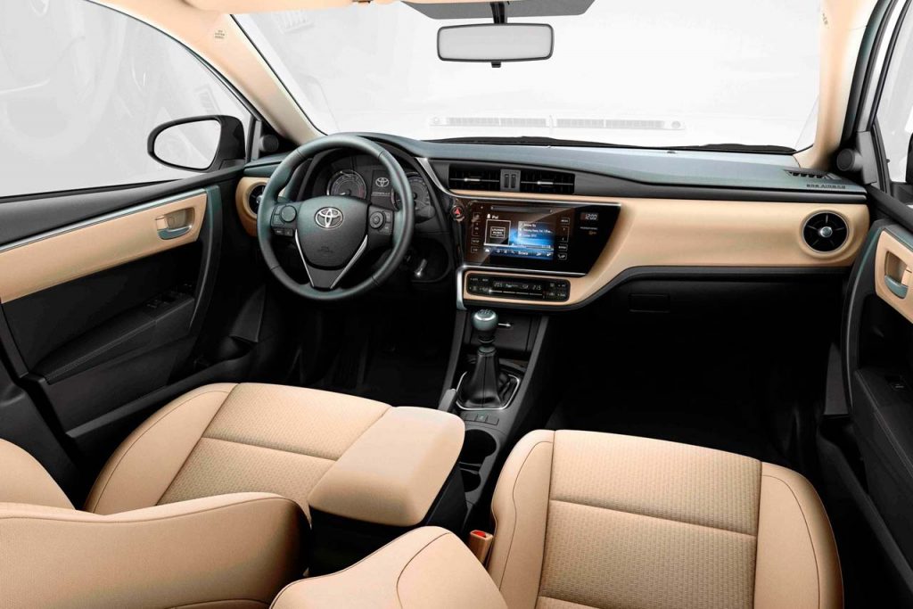 Interior Toyota Corolla 2017