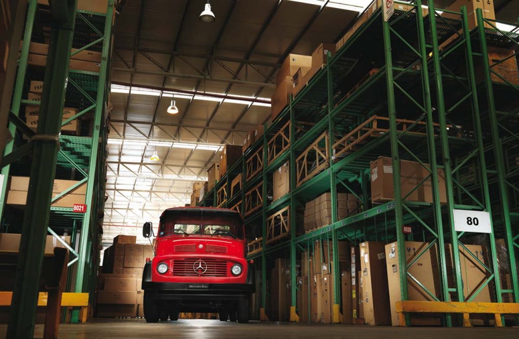 Camión Mercedes-Benz 1114