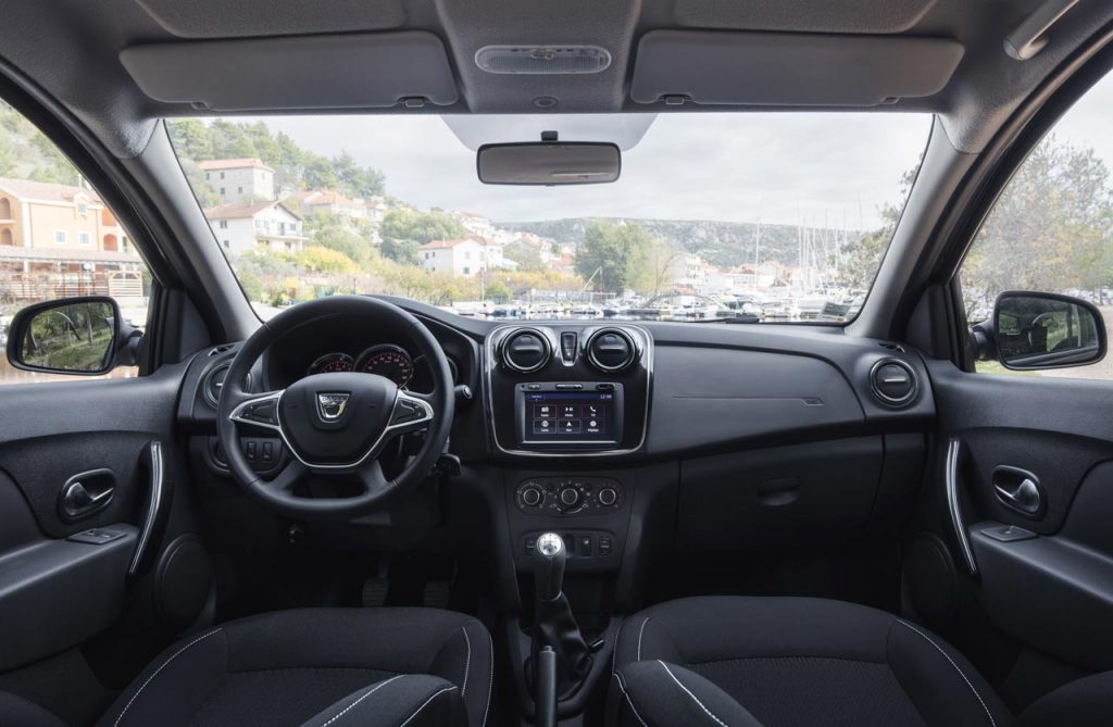 Interior Logan 2017