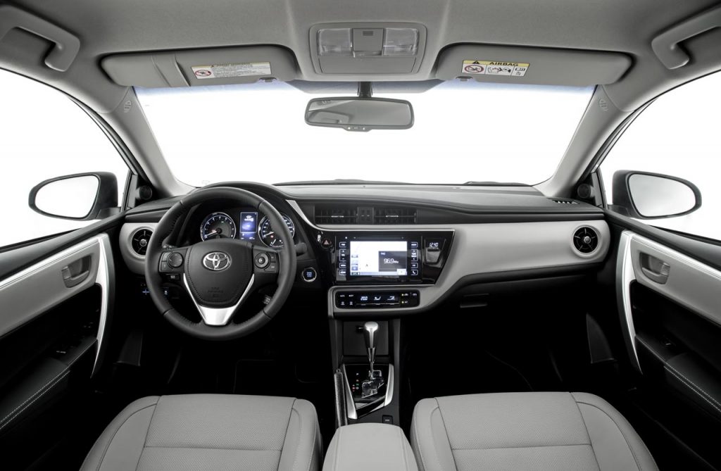 Interior Toyota Corolla 2018