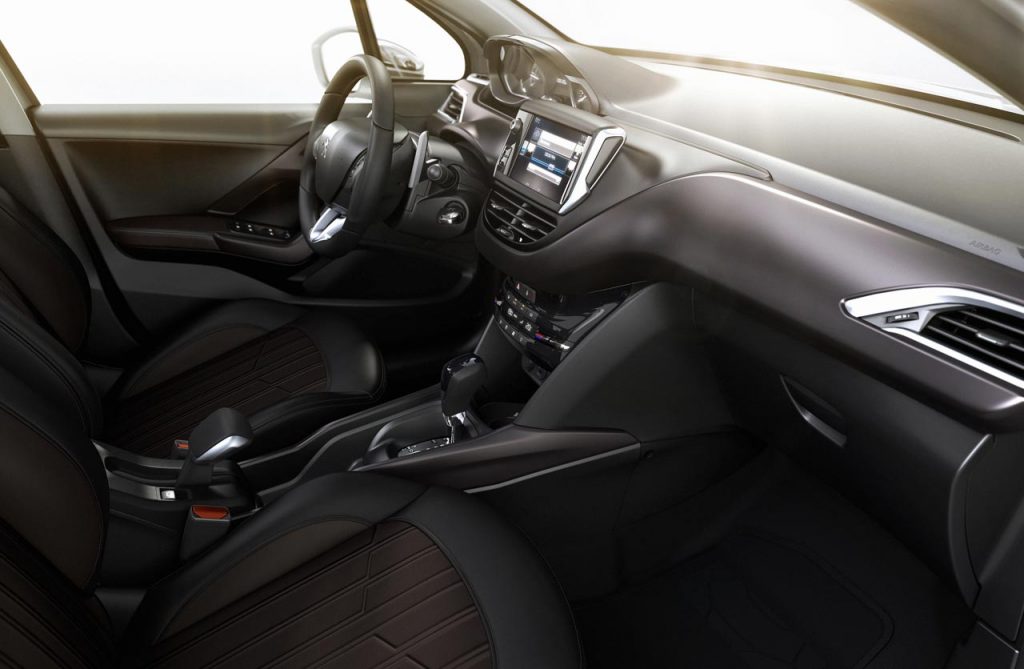 Interior Peugeot 2008 AT6