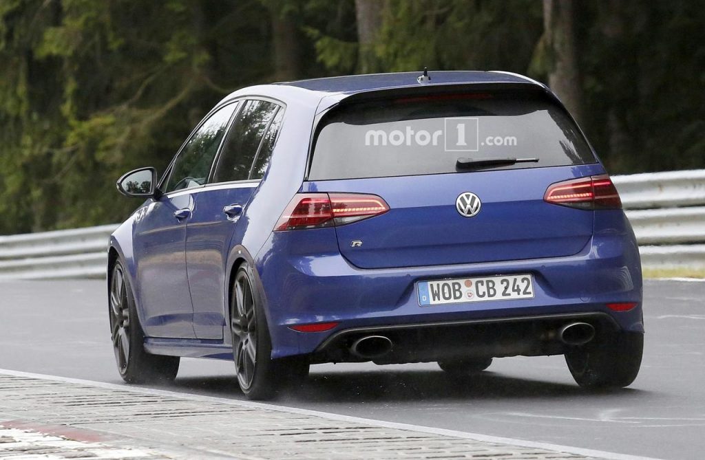 VW Golf R400