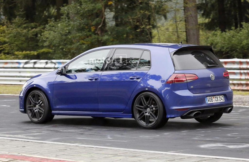 VW Golf R400